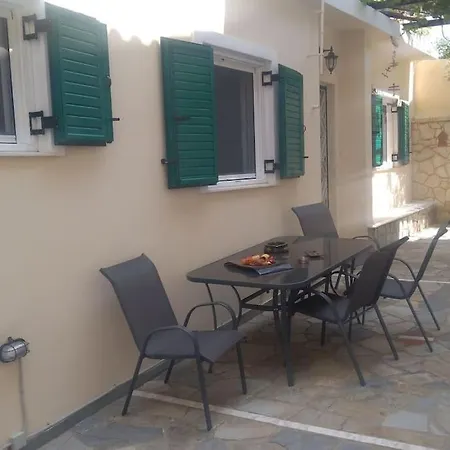 Detached House With A Lovely Yard 5' Walk From Metro Station Agios Dimitrios And Metro Mall Athènes Extérieur photo