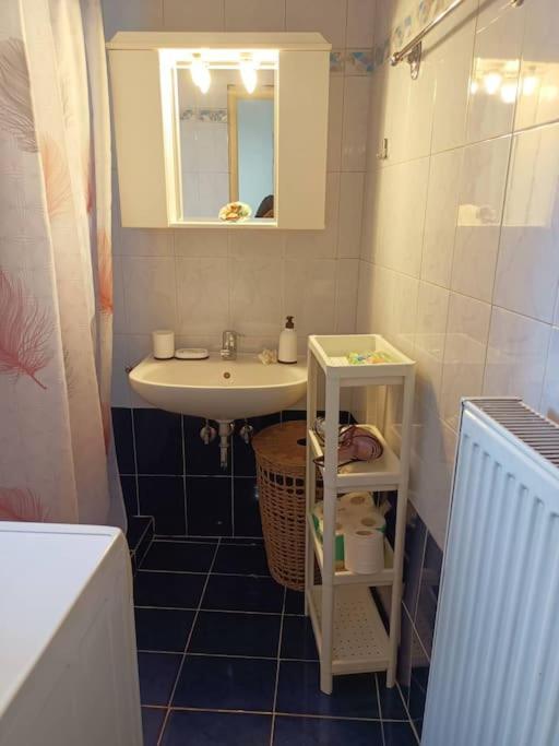 Detached House With A Lovely Yard 5' Walk From Metro Station Agios Dimitrios And Metro Mall Ferienhaus Athen