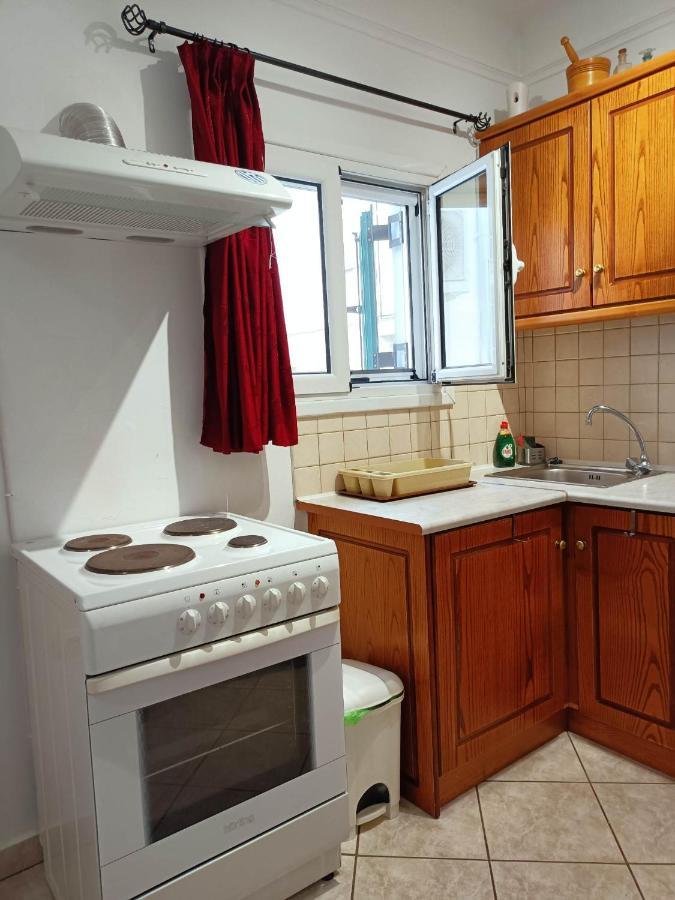 Detached House With A Lovely Yard 5' Walk From Metro Station Agios Dimitrios And Metro Mall Ferienhaus *